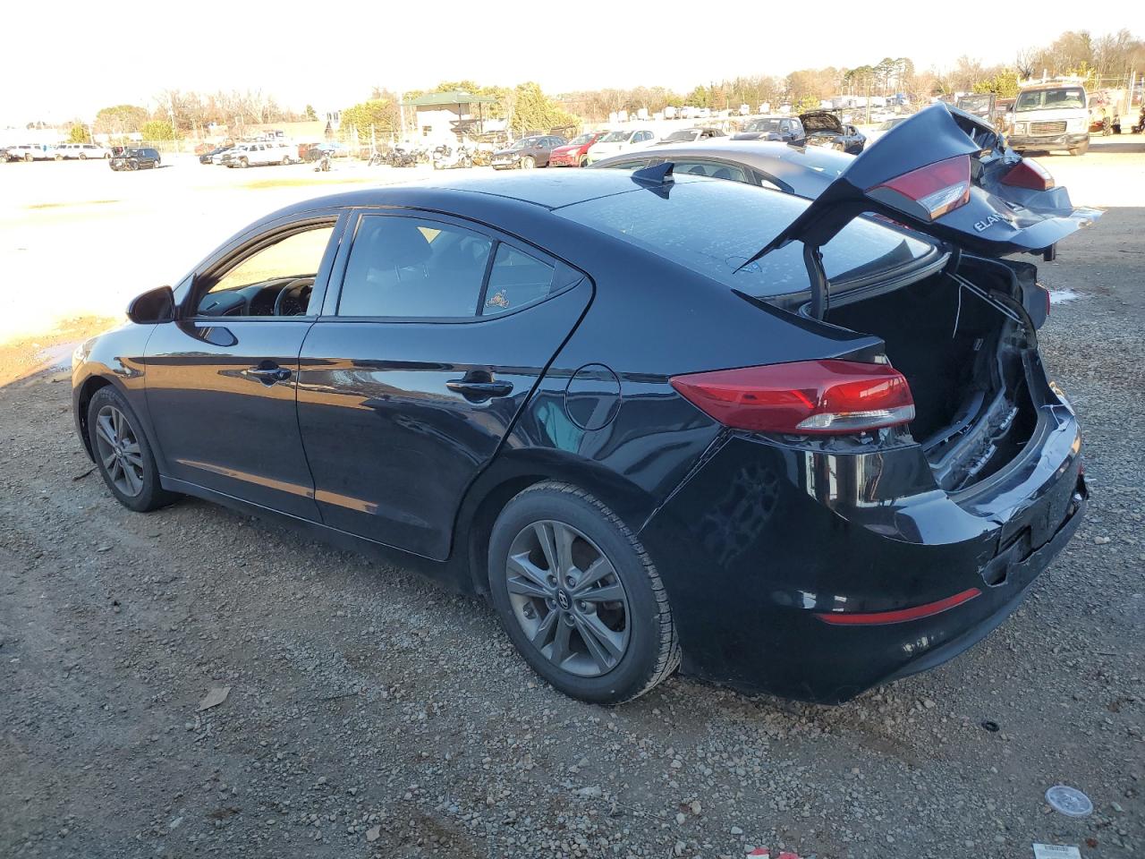 Изображение 2 2018 HYUNDAI ELANTRA SEL 2018 с VIN 5NPD84LF3JH392400
