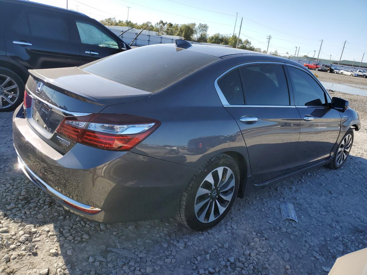Изображение 3 2017 HONDA ACCORD TOURING HYBRID 2017 с VIN JHMCR6F77HC026050