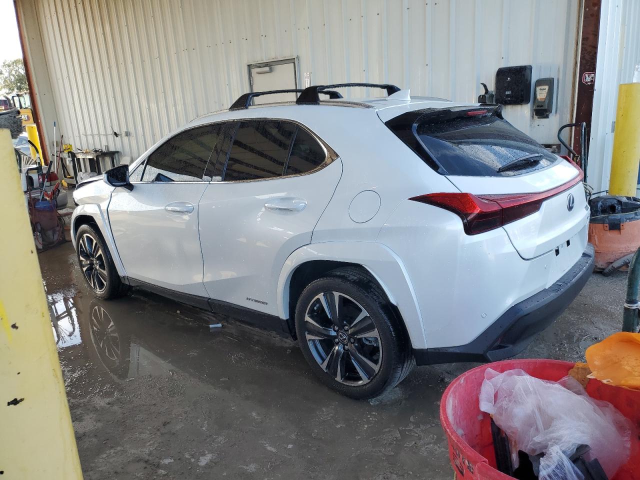 Изображение 2 2022 LEXUS UX 250H BASE 2022 с VIN JTHP9JBH1N2058805