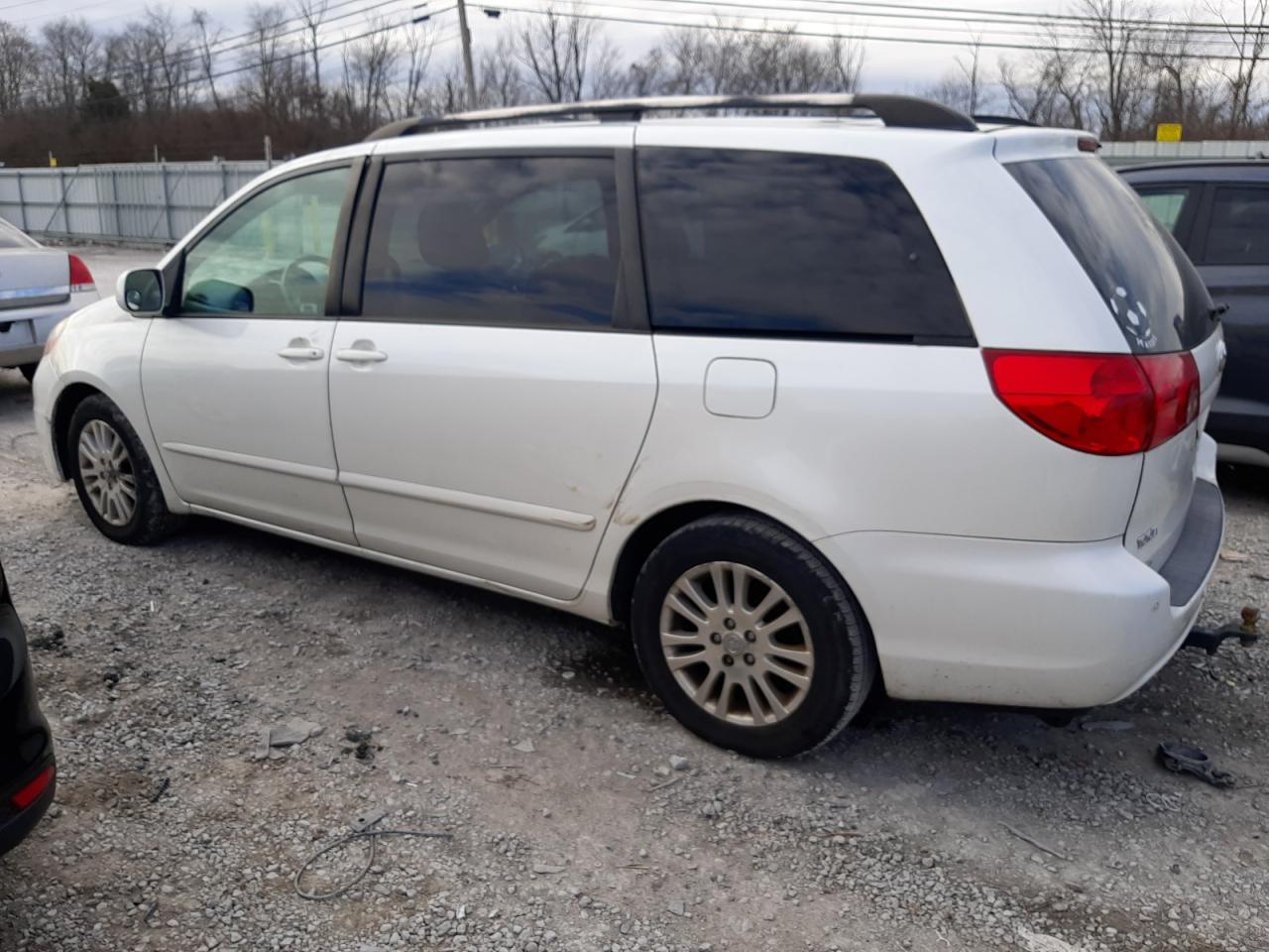 Изображение 2 2009 TOYOTA SIENNA XLE 2009 с VIN 5TDZK22C99S230246
