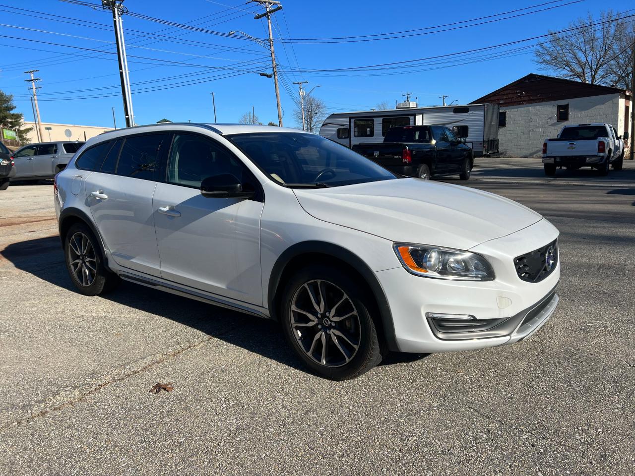 2016 VOLVO V60 CROSS COUNTRY PREMIER 2016 image