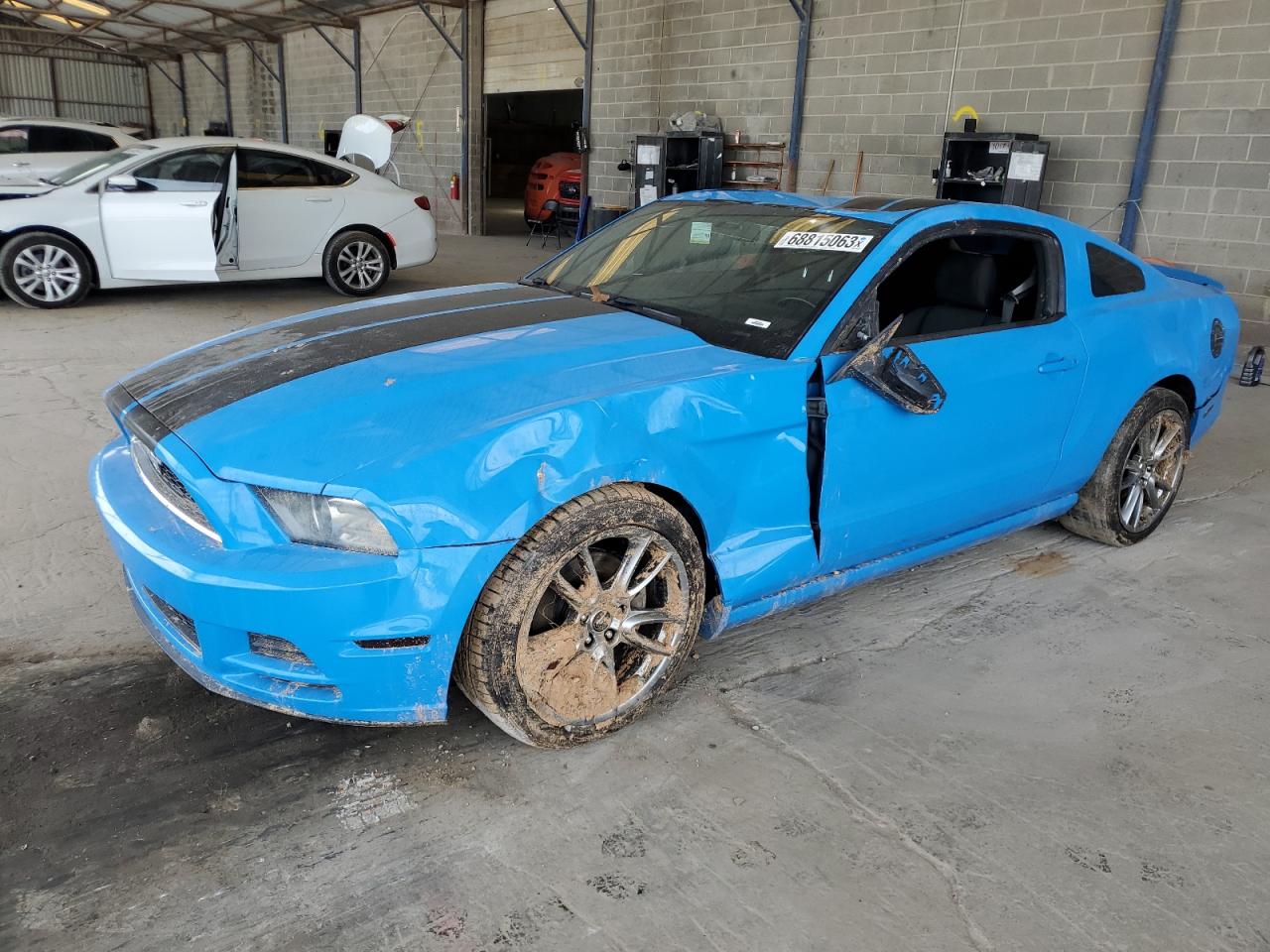 Изображение 1 2013 FORD MUSTANG  2013 с VIN 1ZVBP8AM7D5268666