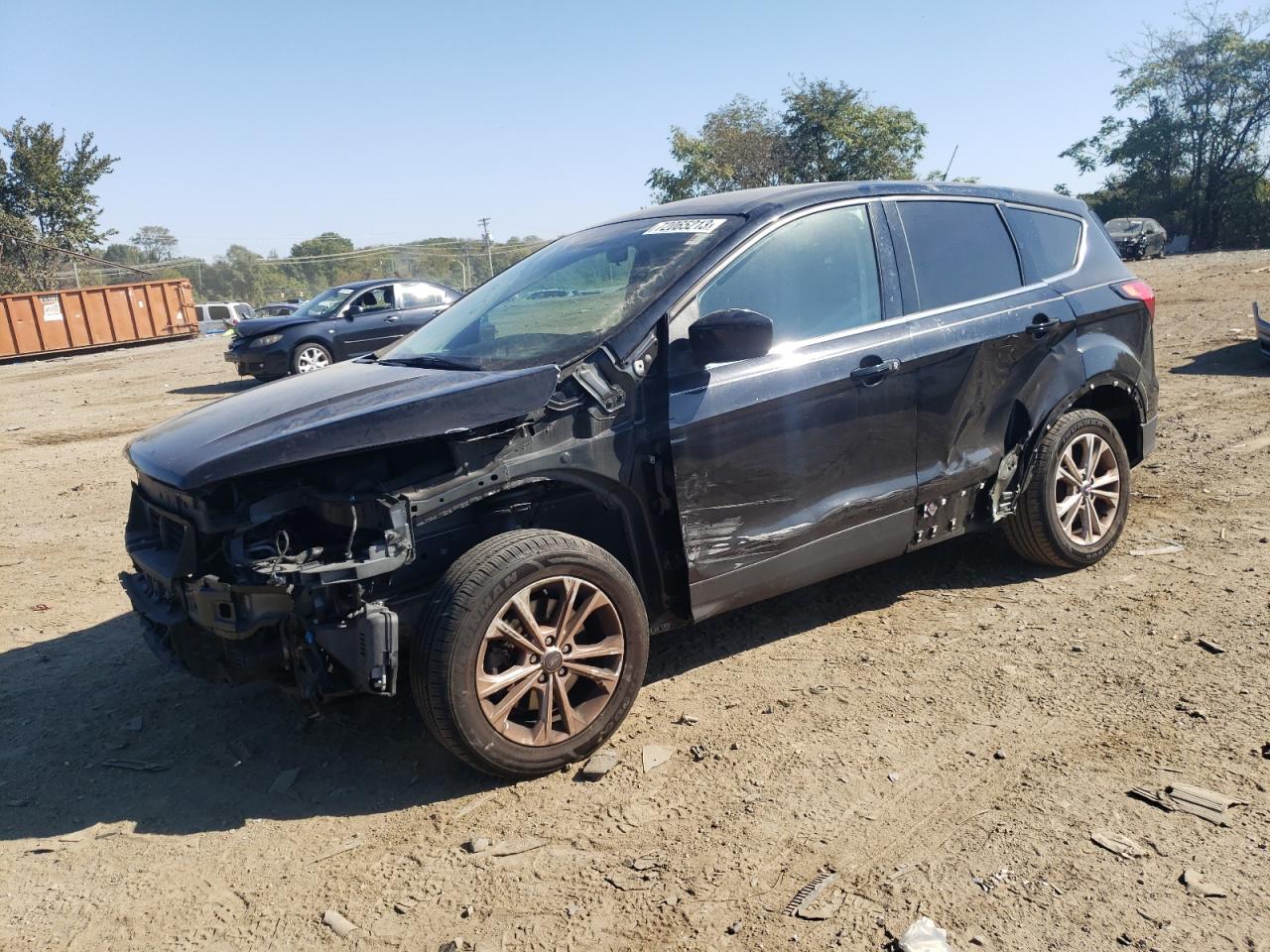 Obraz 1 z 2019 FORD ESCAPE SE 2019 z VIN 1FMCU9G97KUB66226
