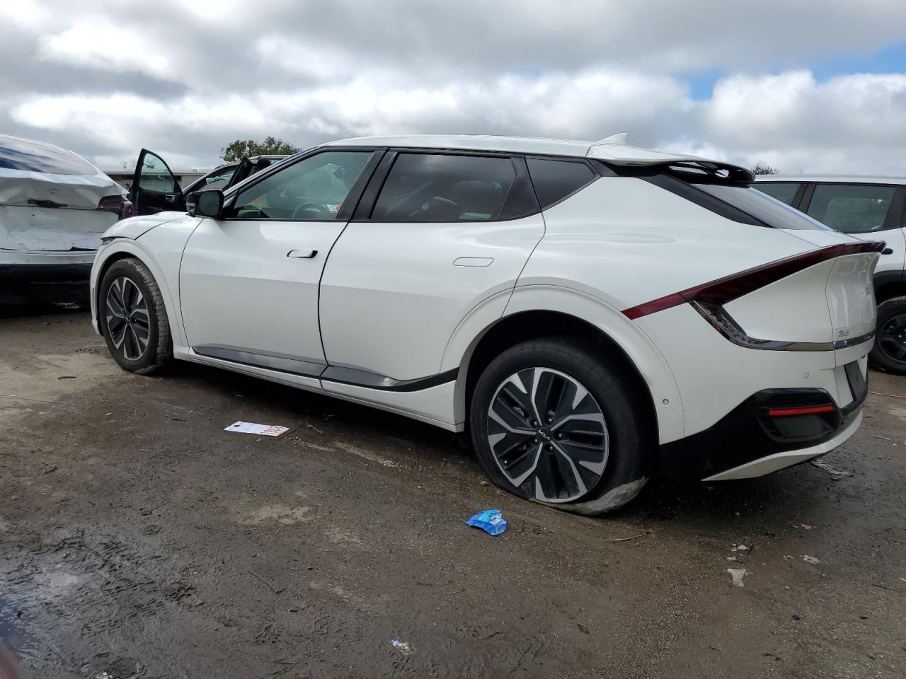 Obraz 2 z Kia Ev6 Gt Line 2022 z VIN KNDC44LA0N5034236