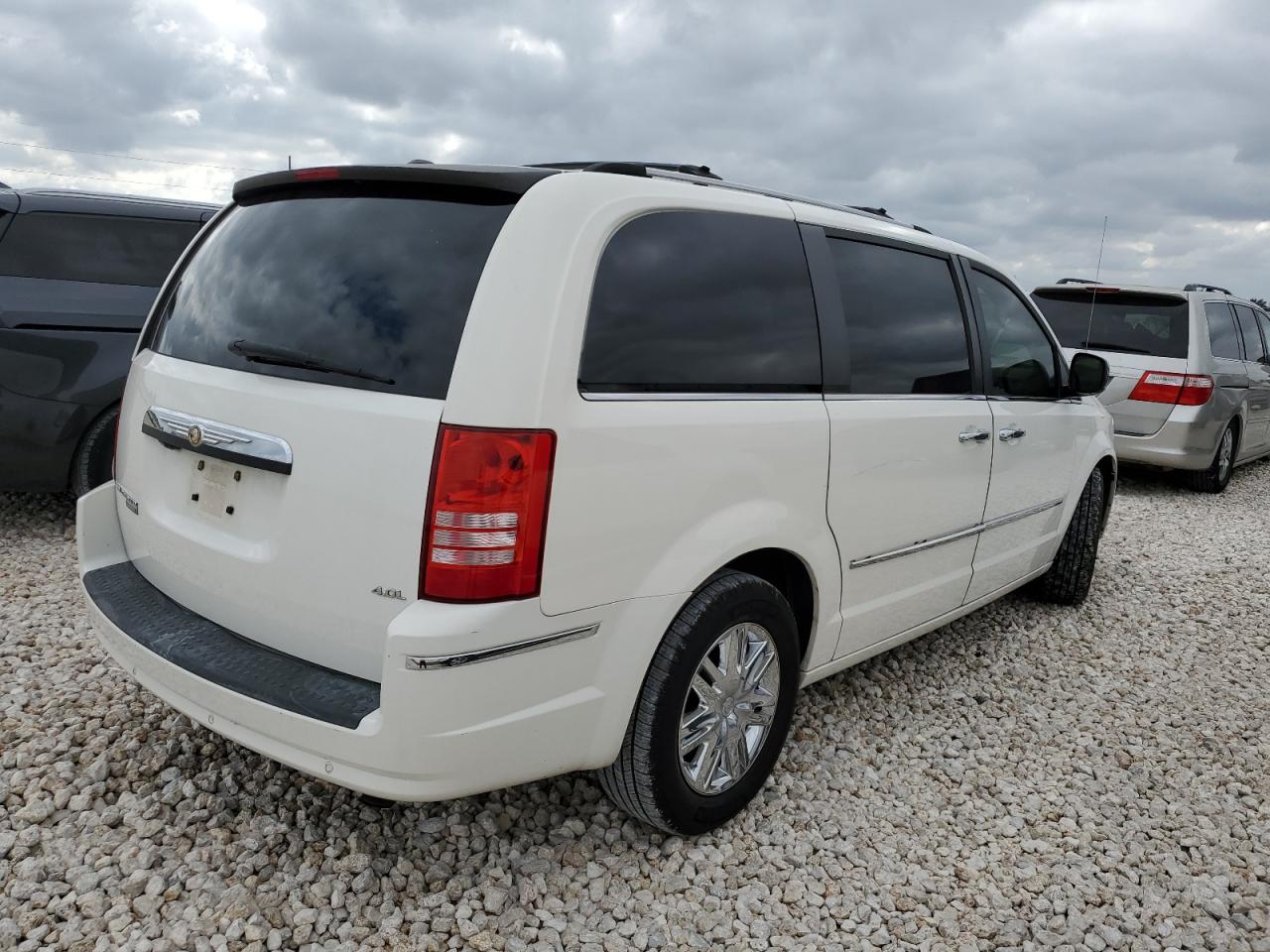 Image 3 of 2008 CHRYSLER TOWN & COUNTRY LIMITED 2008 with VIN 2A8HR64X98R688383