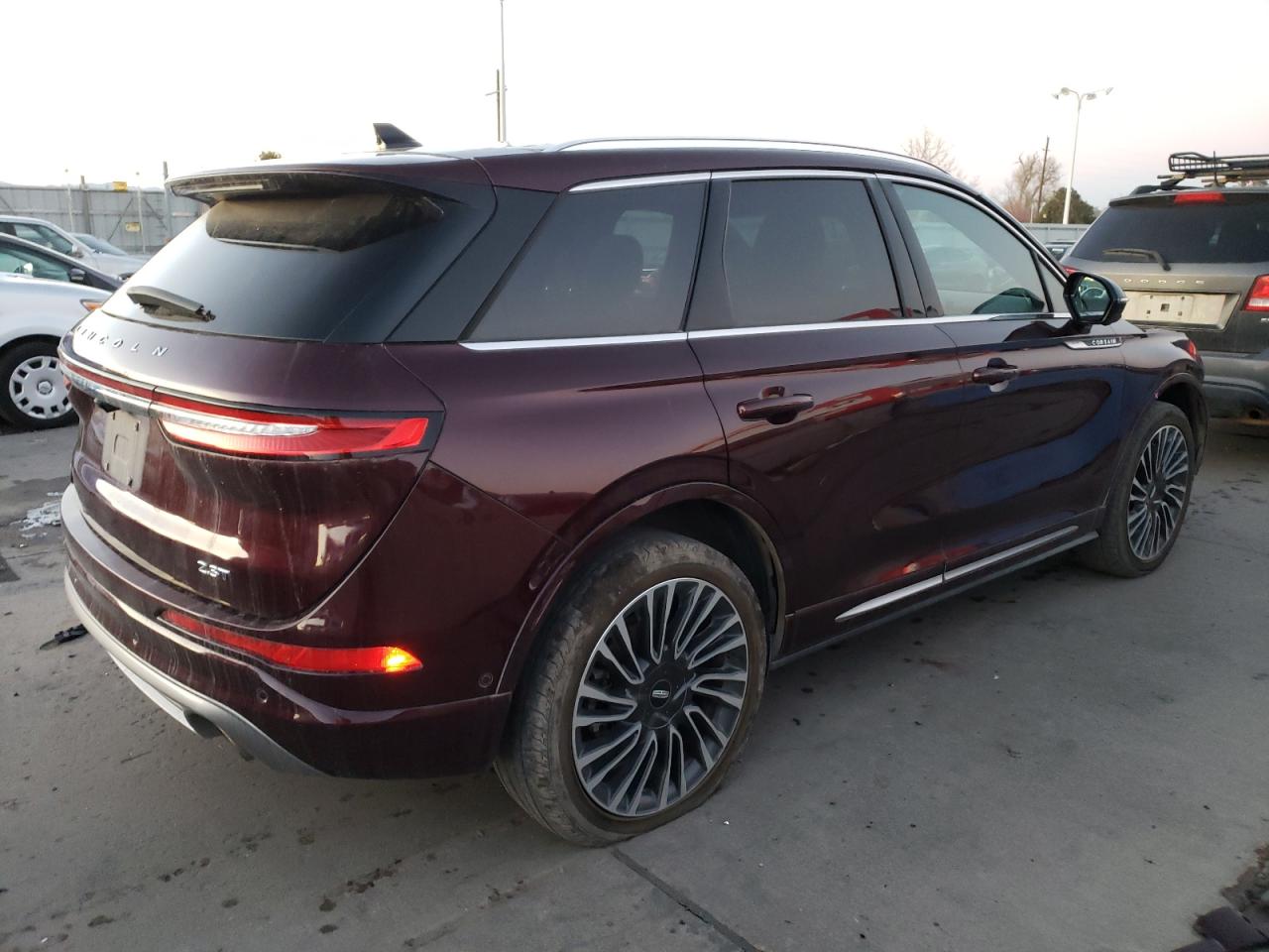 Изображение 3 2020 LINCOLN CORSAIR RESERVE 2020 с VIN 5LMCJ2DH1LUL18799
