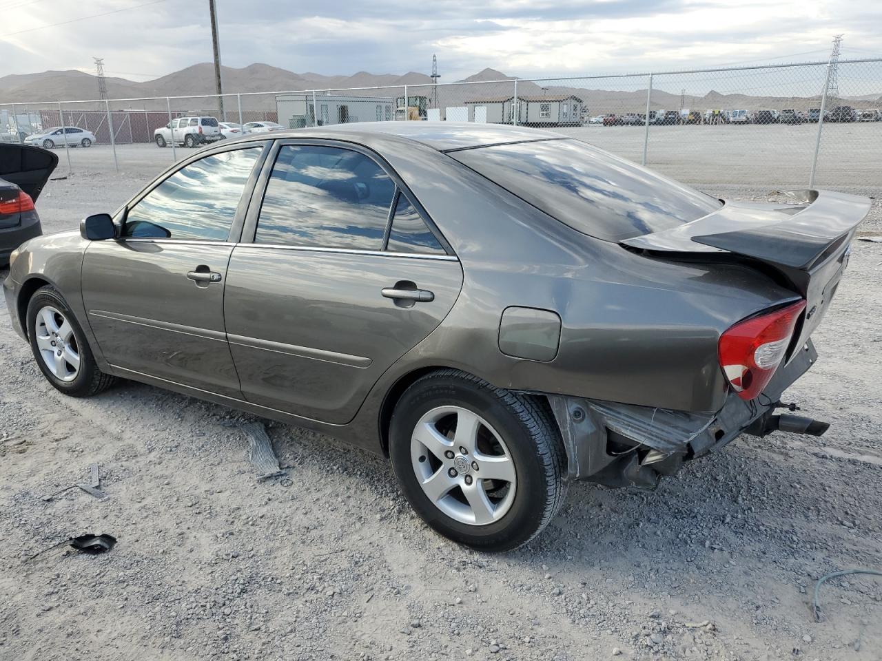 Изображение 2 2004 TOYOTA CAMRY SE 2004 с VIN 4T1BA32K74U021542