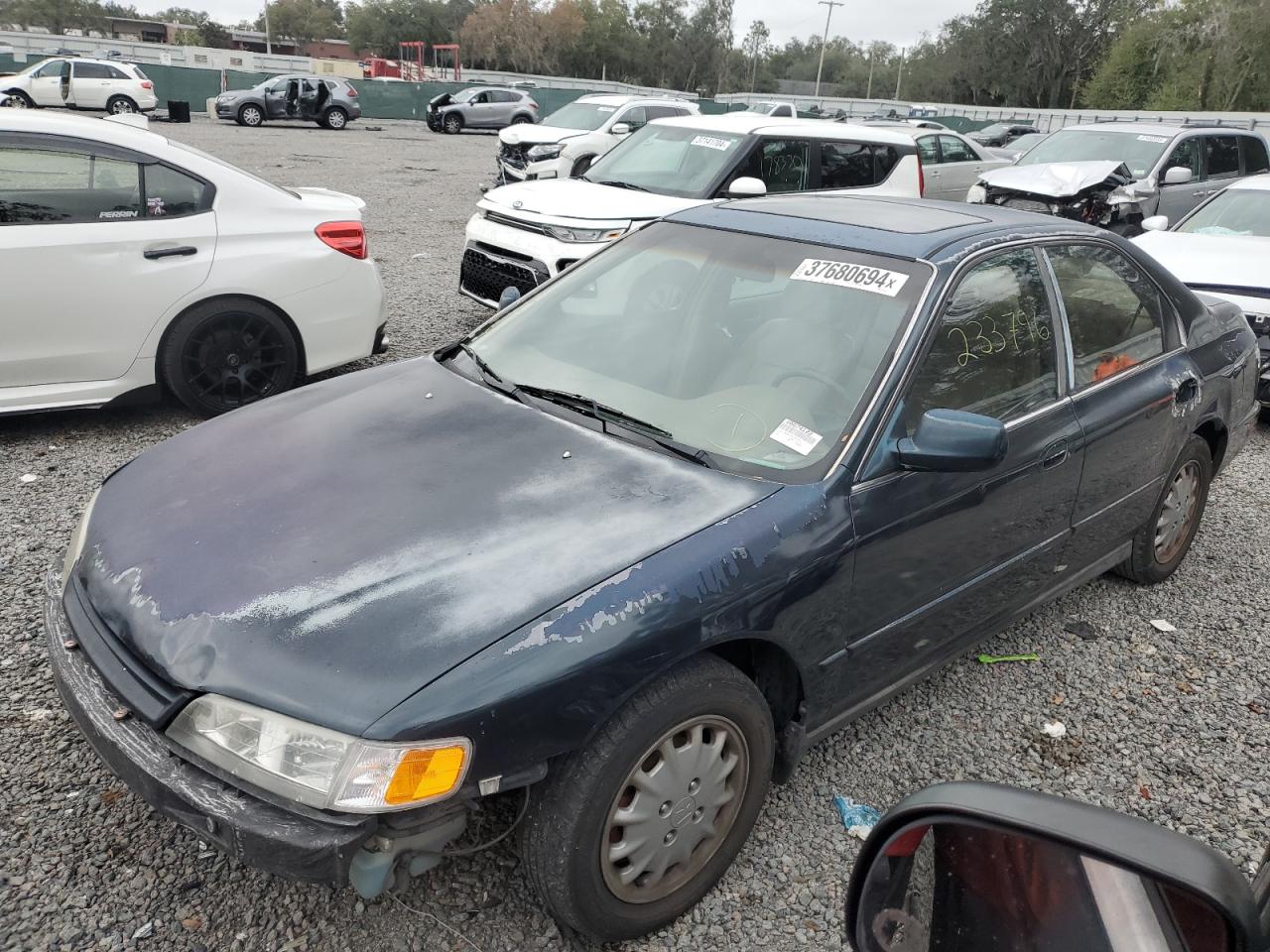 Изображение 1 1997 HONDA ACCORD EX 1997 с VIN 1HGCD5661VA074122