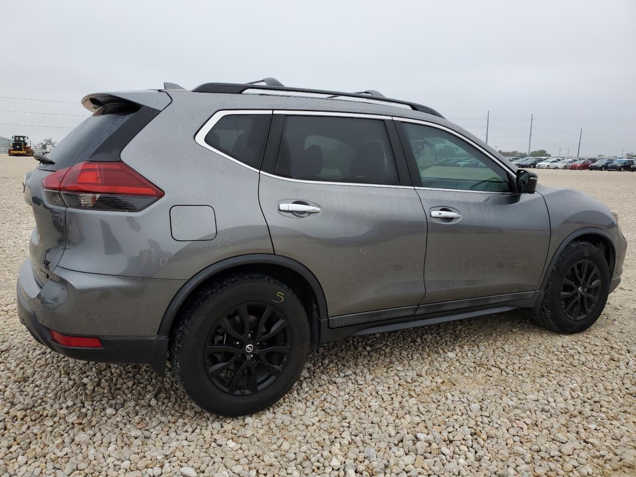 Obraz 3 z 2018 NISSAN ROGUE S 2018 z VIN 5N1AT2MT1JC735741