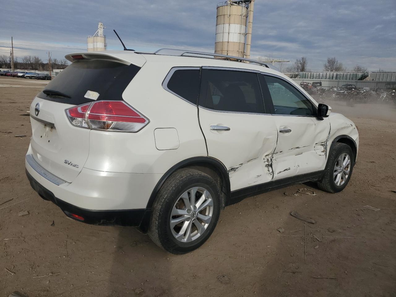 Image 3 of 2015 NISSAN ROGUE S 2015 with VIN KNMAT2MV9FP524664