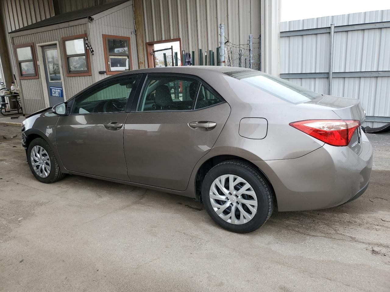 Obraz 2 z 2018 TOYOTA COROLLA L 2018 z VIN 2T1BURHE7JC117325