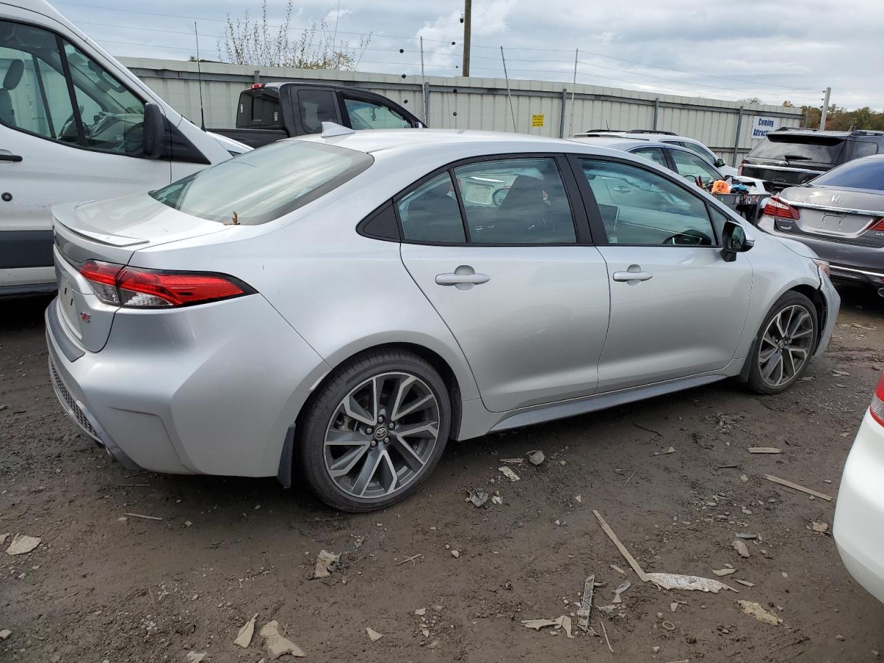 Obraz 3 z 2021 TOYOTA COROLLA SE 2021 z VIN 5YFS4MCE9MP091700