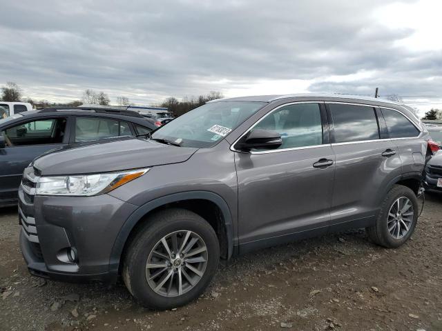 Изображение 1 2019 TOYOTA HIGHLANDER SE 2019 с VIN 5TDJZRFH1KS630041