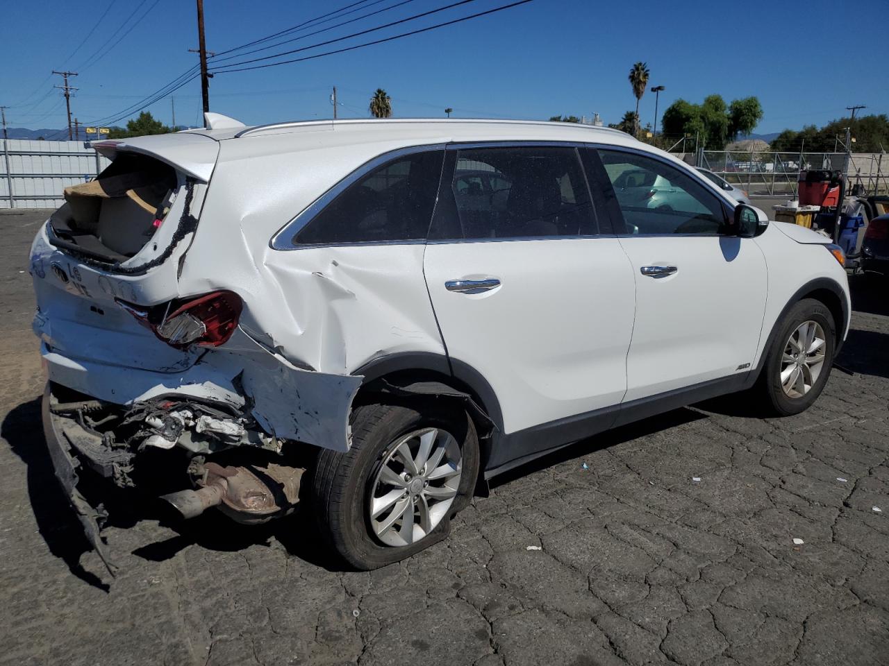Изображение 3 2016 KIA SORENTO LX 2016 с VIN 5XYPGDA33GG047974