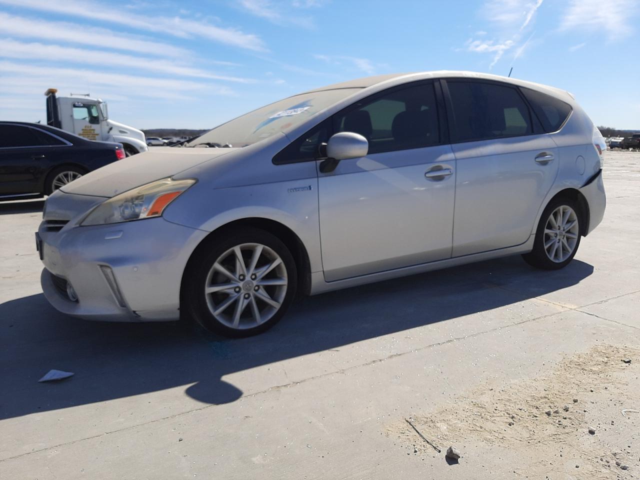 Image 1 of 2012 TOYOTA PRIUS V  2012 with VIN JTDZN3EUXC3030793
