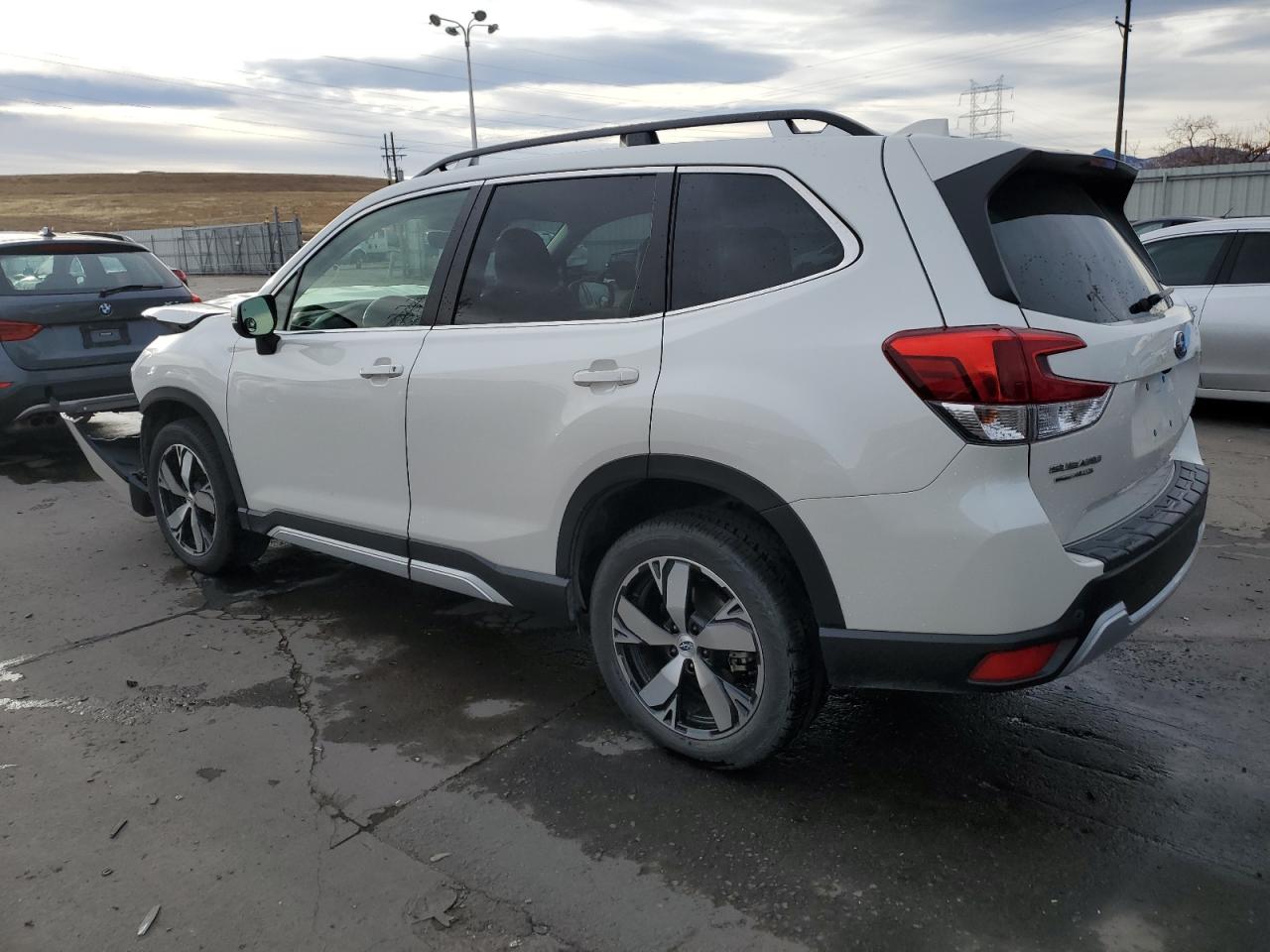 Изображение 2 2020 SUBARU FORESTER TOURING 2020 с VIN JF2SKAXC2LH438955
