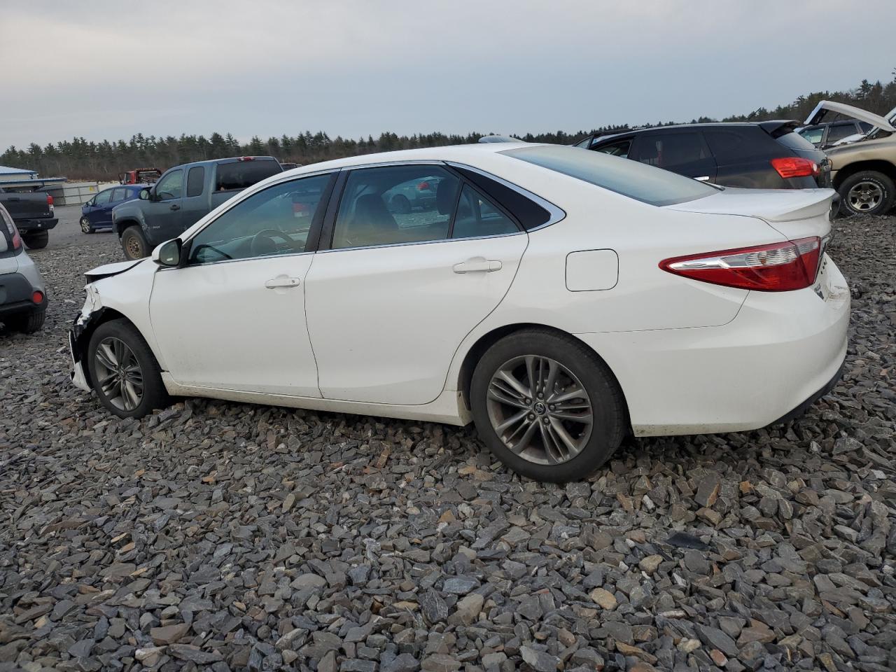 Obraz 2 z 2015 TOYOTA CAMRY LE 2015 z VIN 4T1BF1FK9FU497620
