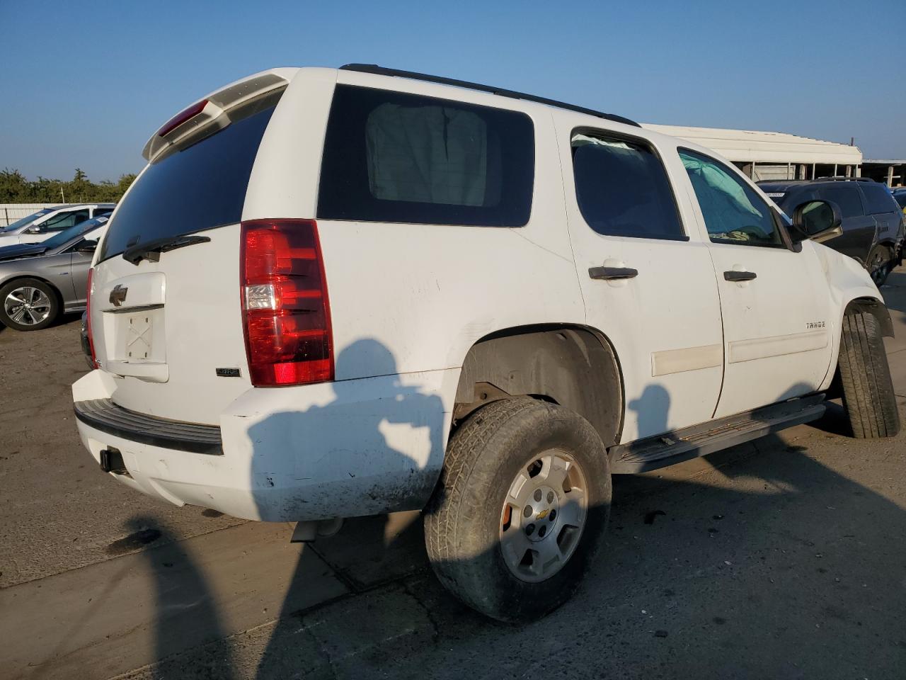 Image 3 of 2010 CHEVROLET TAHOE K1500 LS 2010 with VIN 1GNUKAE00AR130522