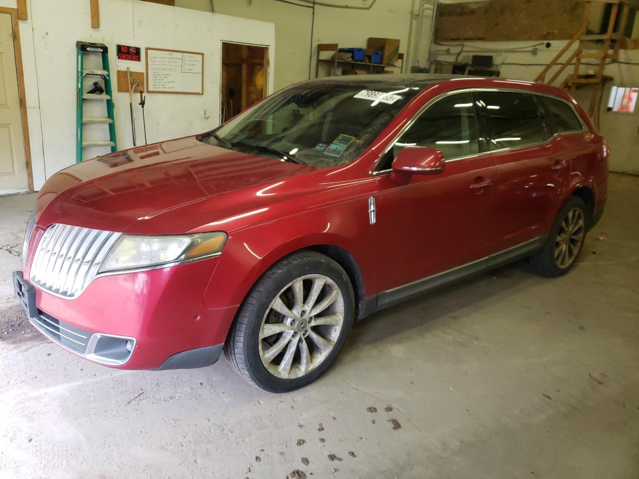 2010 LINCOLN MKT  2010 image