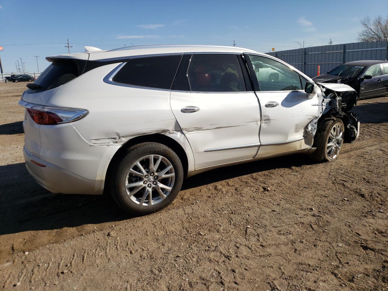 Obraz 3 z 2023 BUICK ENCLAVE PREMIUM 2023 z VIN 5GAEVBKW5PJ192820