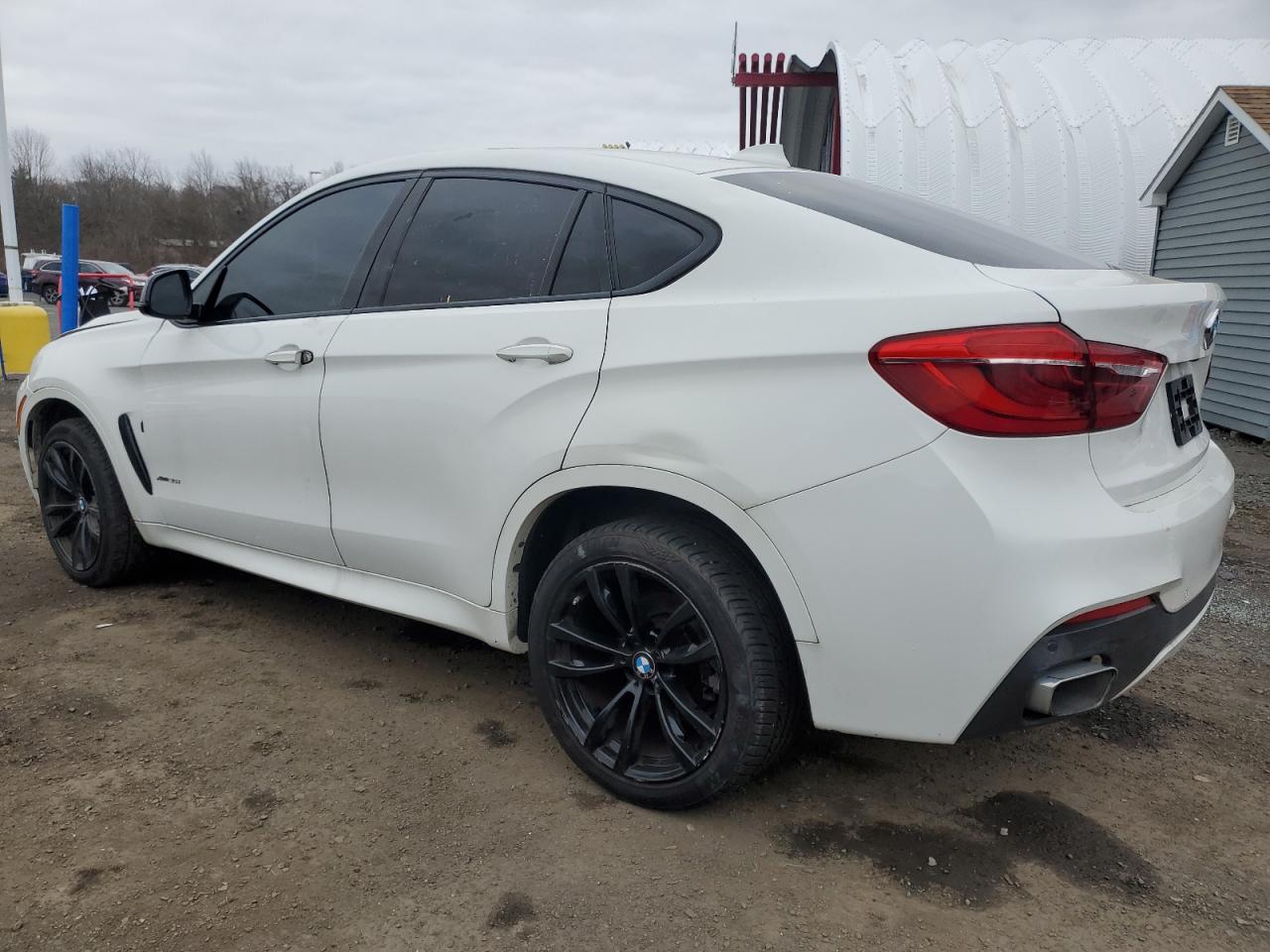 Obraz 2 z 2018 BMW X6 XDRIVE35I 2018 z VIN 5UXKU2C57J0X50477