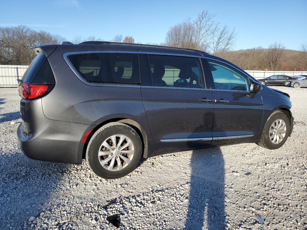 Изображение 3 2017 CHRYSLER PACIFICA TOURING L 2017 с VIN 2C4RC1BG9HR598430
