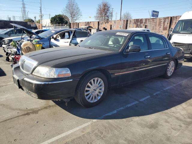 Obraz 1 z 2004 LINCOLN TOWN CAR EXECUTIVE 2004 z VIN 1LNHM81W74Y621117