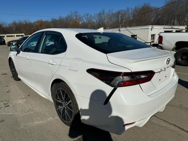 Obraz 2 z 2021 TOYOTA CAMRY SE 2021 z VIN 4T1G11AK0MU544879