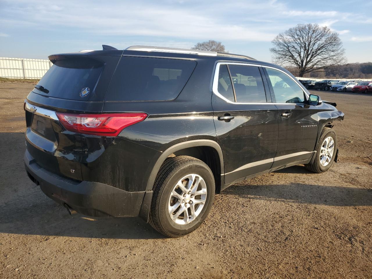 Изображение 3 2018 CHEVROLET TRAVERSE LT 2018 с VIN 1GNEVGKW2JJ268326