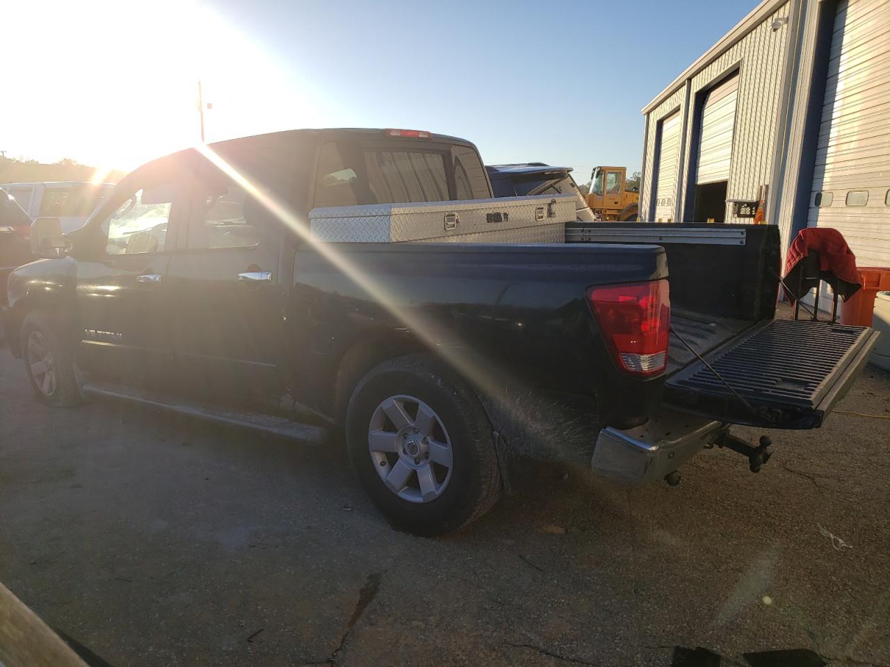 Image 2 of 2006 NISSAN TITAN XE 2006 with VIN 1N6BA07A26N565640