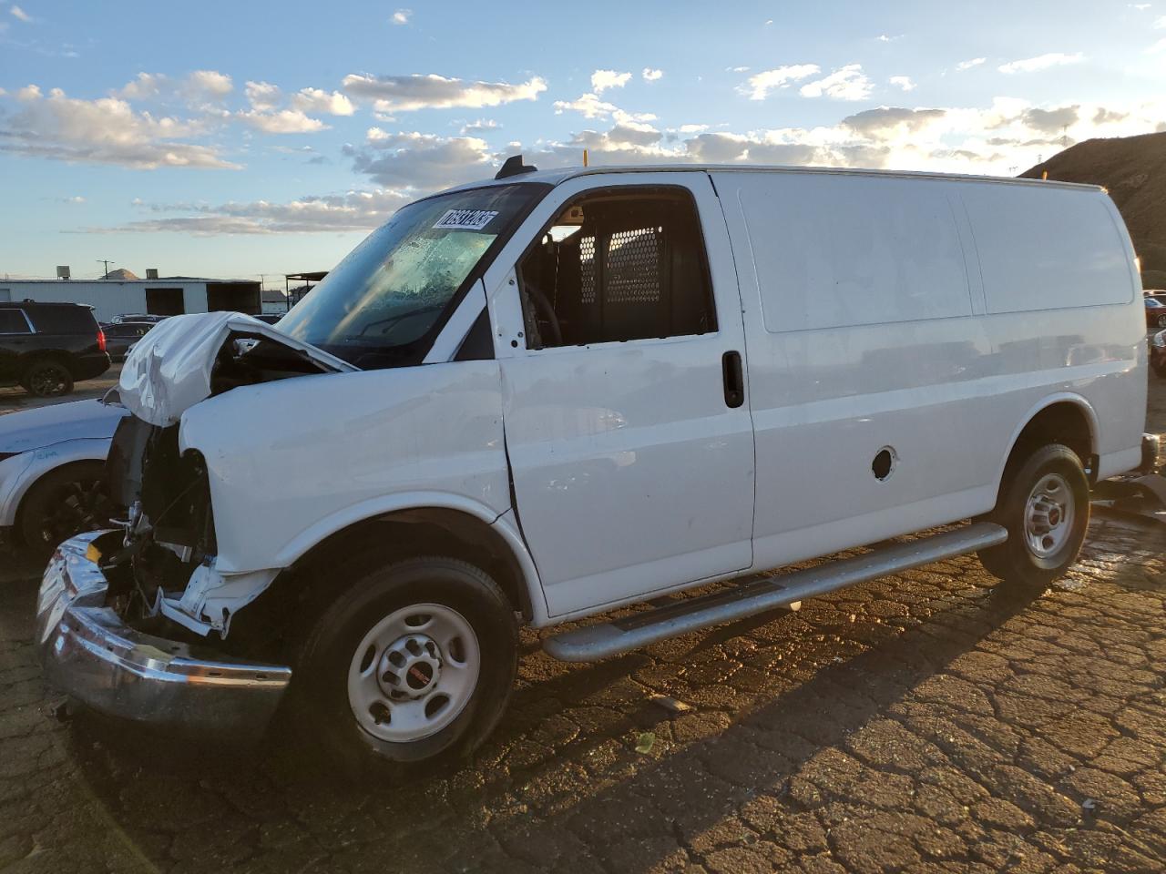 Изображение 1 2022 GMC SAVANA G2500 2022 с VIN 1GTW7AF70N1255720