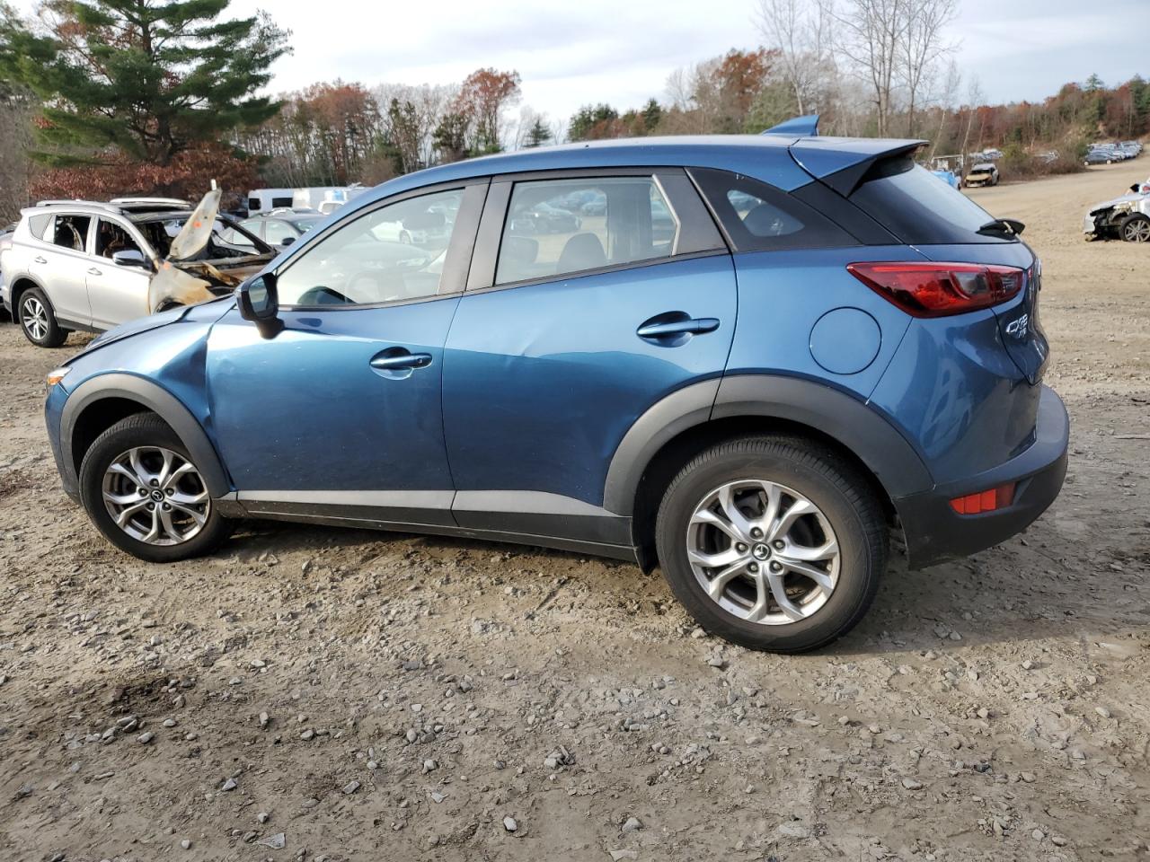 Obraz 2 z 2019 MAZDA CX-3 SPORT 2019 z VIN JM1DKFB7XK0423874