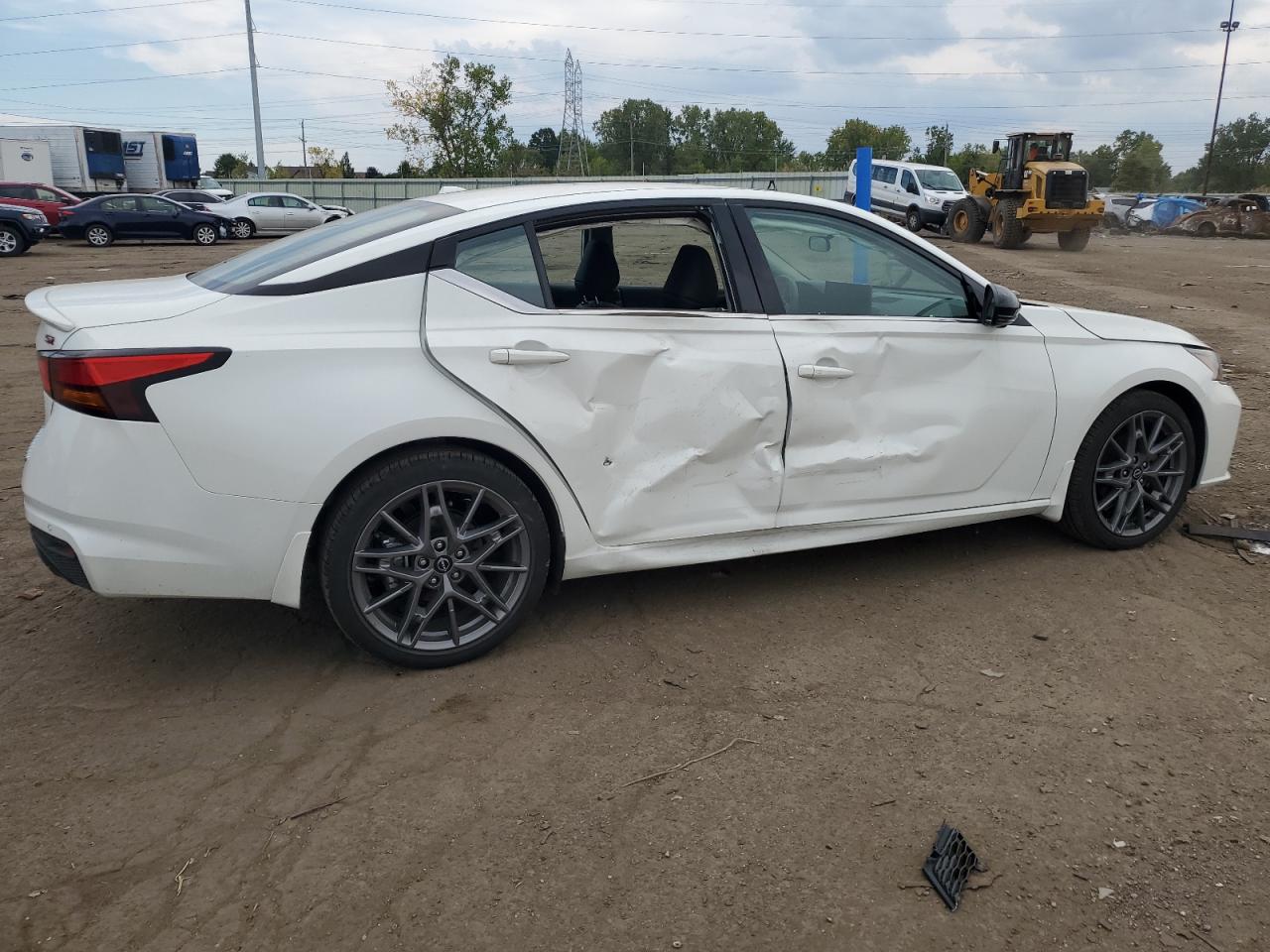 Image 3 of 2023 NISSAN ALTIMA SR 2023 with VIN 1N4AL4CV2PN360190