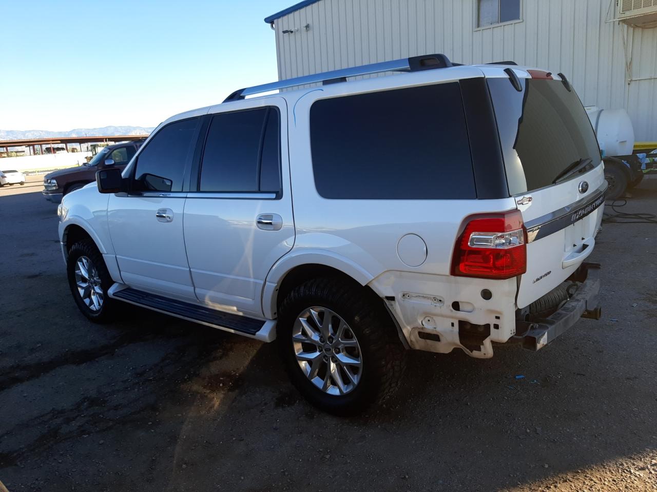 Image 2 of 2015 FORD EXPEDITION LIMITED 2015 with VIN 1FMJU1KT6FEF02282