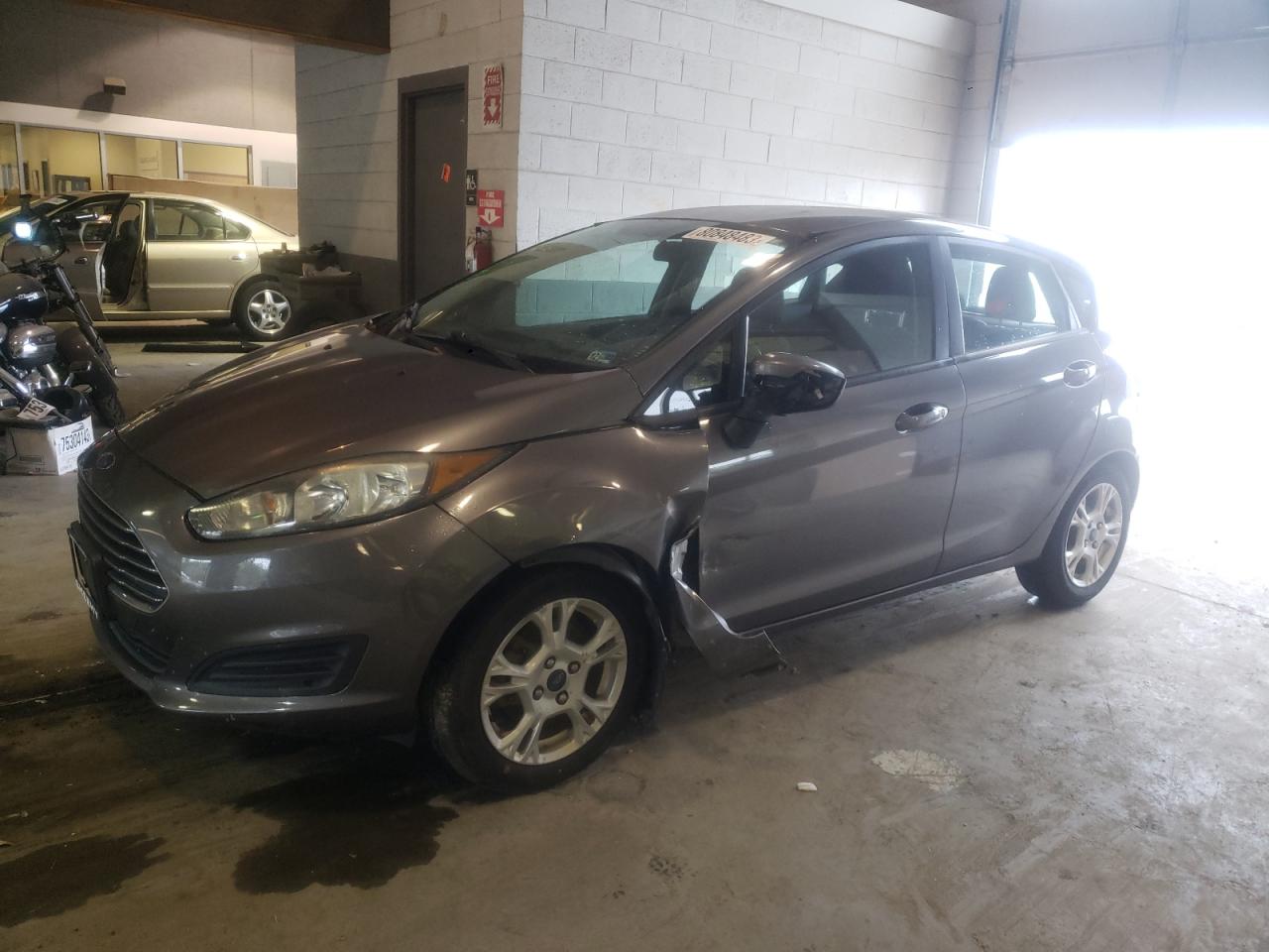 Image 1 of 2014 FORD FIESTA SE 2014 with VIN 3FADP4EJ0EM233425