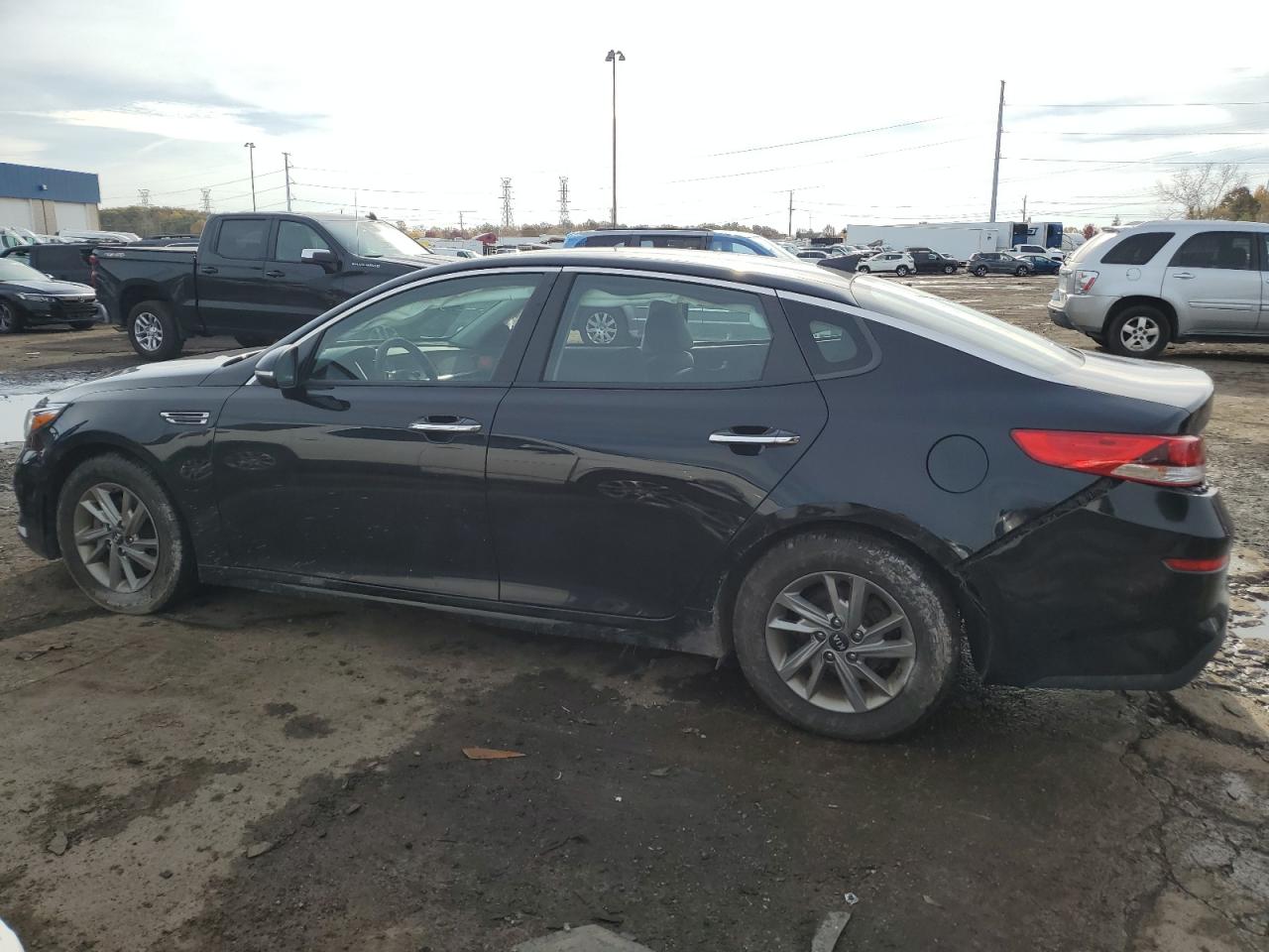 Image 2 of 2019 KIA OPTIMA LX 2019 with VIN 5XXGT4L31KG281472