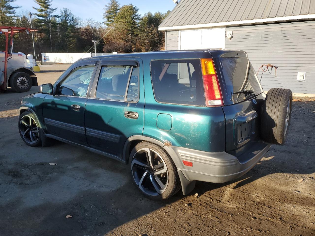 Image 2 of 1998 HONDA CR-V LX 1998 with VIN JHLRD1844WC094872