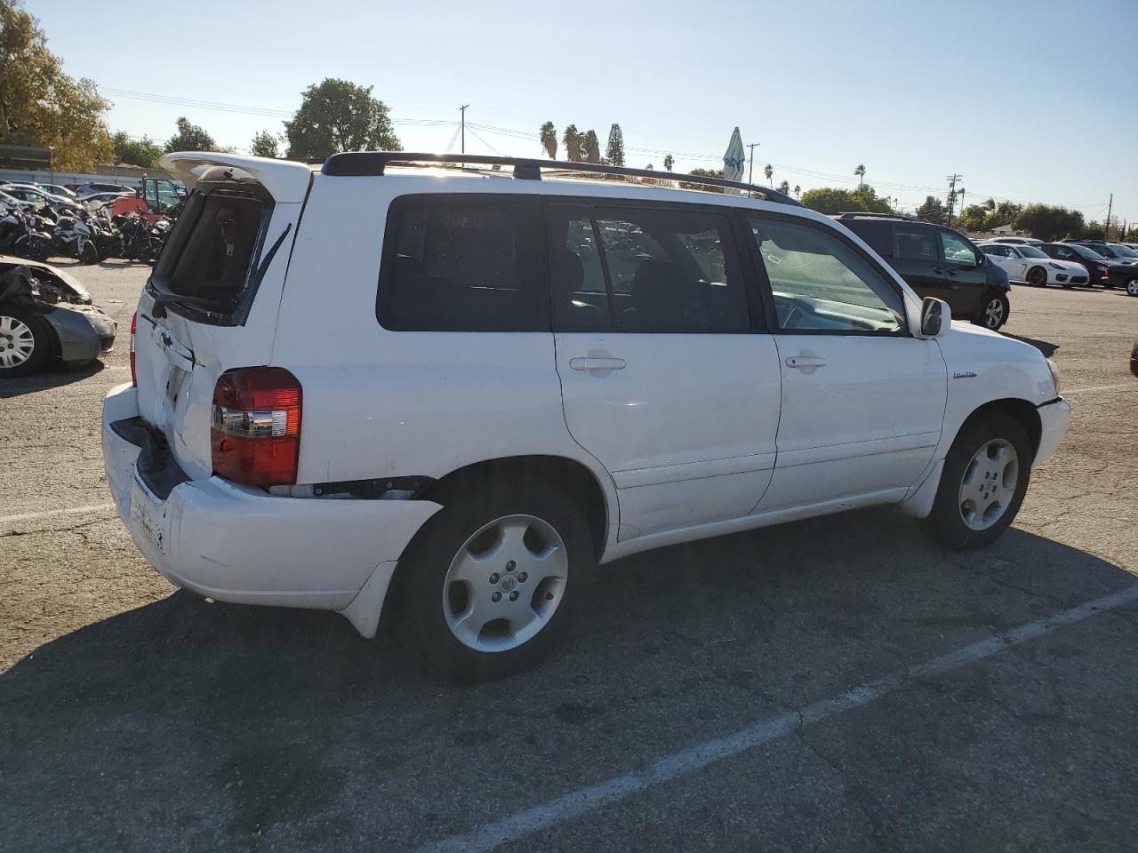 Image 3 of 2005 TOYOTA HIGHLANDER LIMITED 2005 with VIN JTEDP21AX50057874