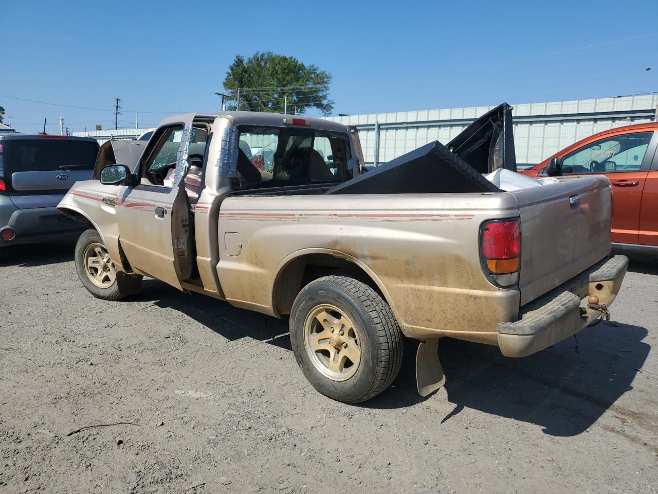 Image 2 of 1998 MAZDA B2500  1998 with VIN 4F4YR12C6WTM27929