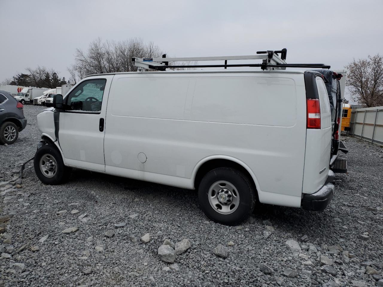 Image 2 of 2023 CHEVROLET EXPRESS G2500  2023 with VIN 1GCWGAFP9P1145834