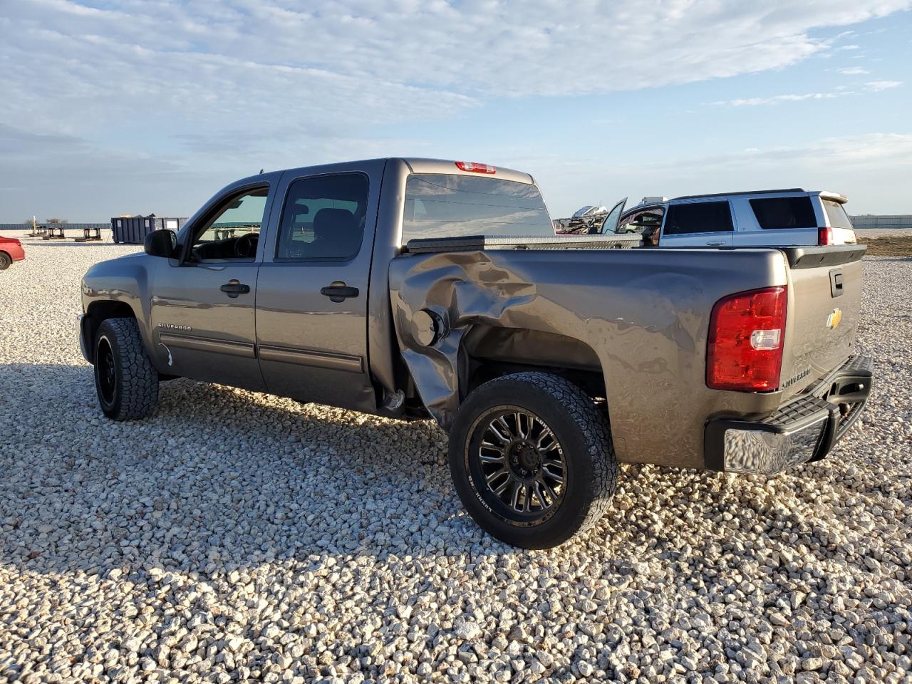 Image 2 of 2012 CHEVROLET SILVERADO C1500  LS 2012 with VIN 3GCPCREA2CG185244