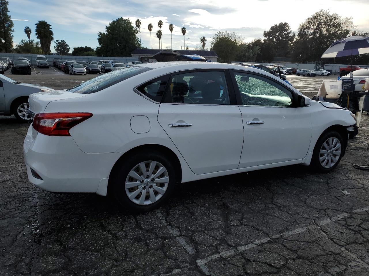 Obraz 3 z 2016 NISSAN SENTRA S 2016 z VIN 3N1AB7AP2GY315095