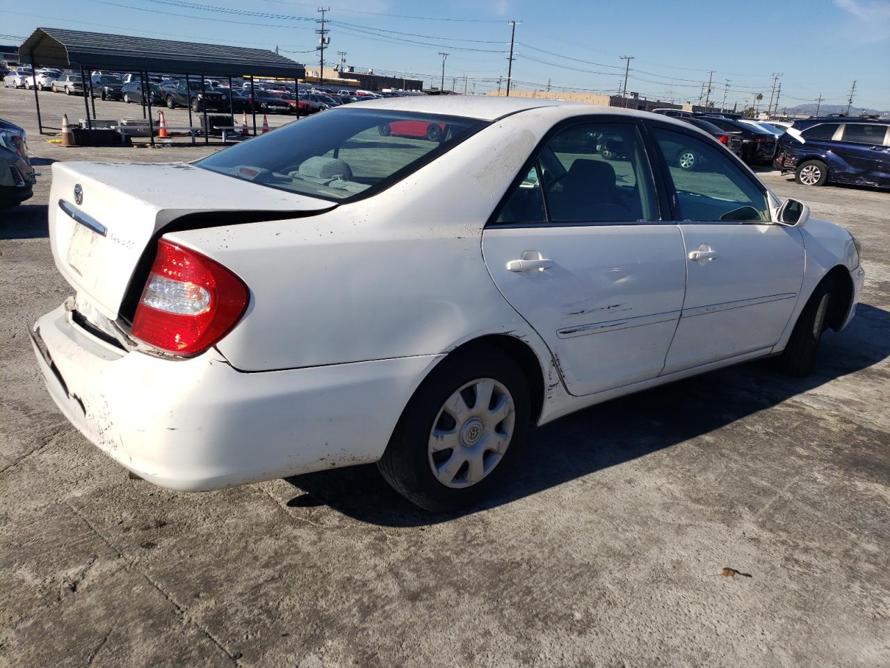 Image 3 of 2004 TOYOTA CAMRY LE 2004 with VIN 4T1BE32K14U371964