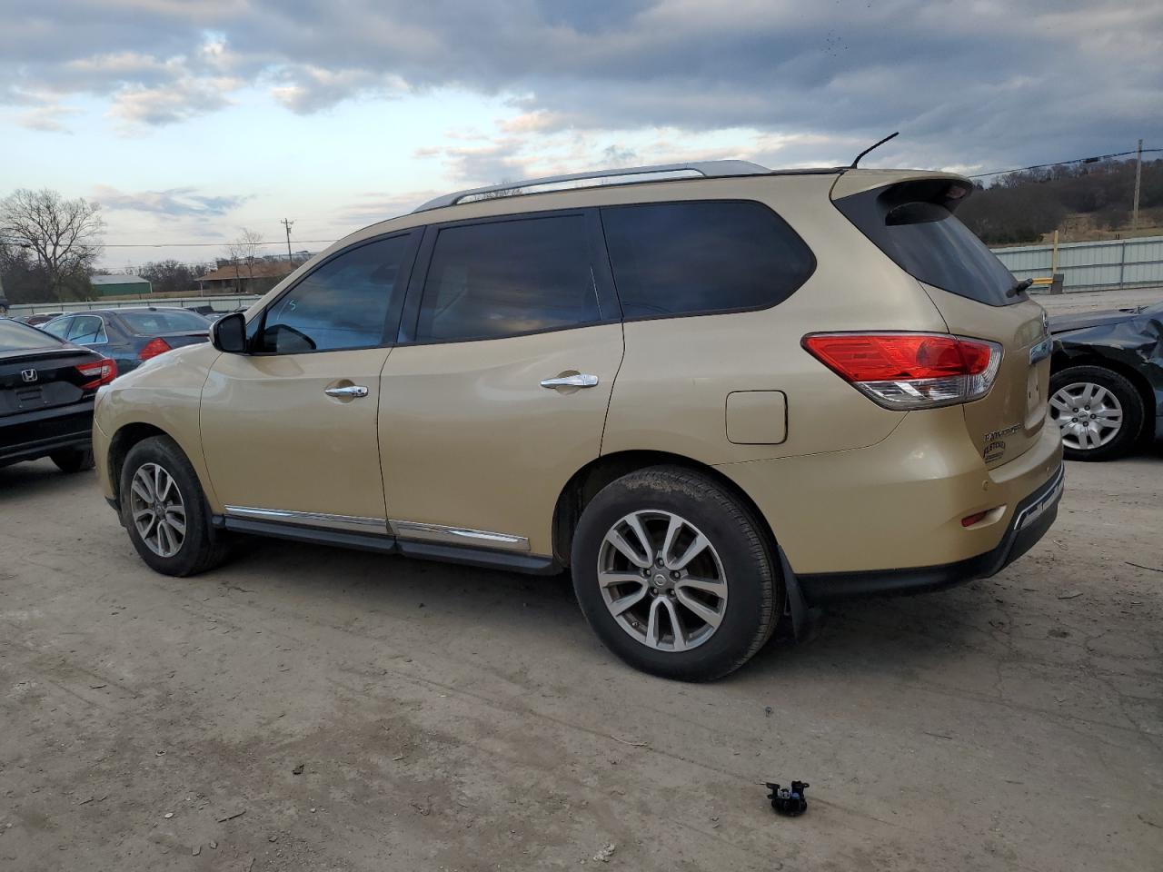 Image 2 of 2013 NISSAN PATHFINDER S 2013 with VIN 5N1AR2MNXDC669176