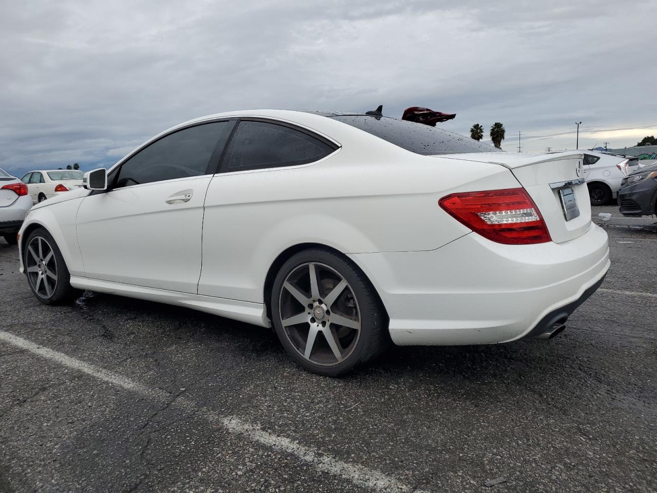 Image 2 of 2015 MERCEDES-BENZ C 250 2015 with VIN WDDGJ4HB6FG371730