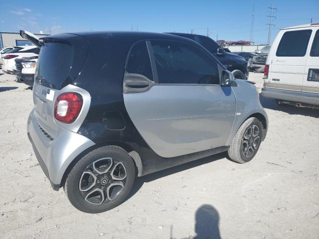 Obraz 3 z 2016 SMART FORTWO  2016 z VIN WMEFJ5DA2GK076598