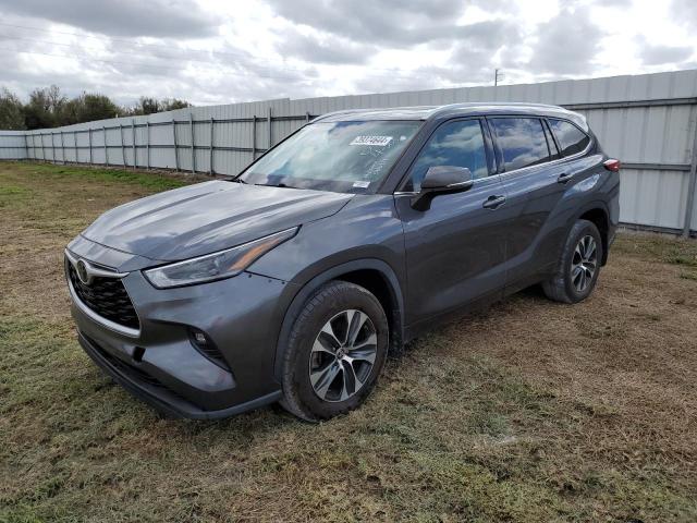 Image 1 of 2021 TOYOTA HIGHLANDER XLE 2021 with VIN 5TDGZRBH9MS061846
