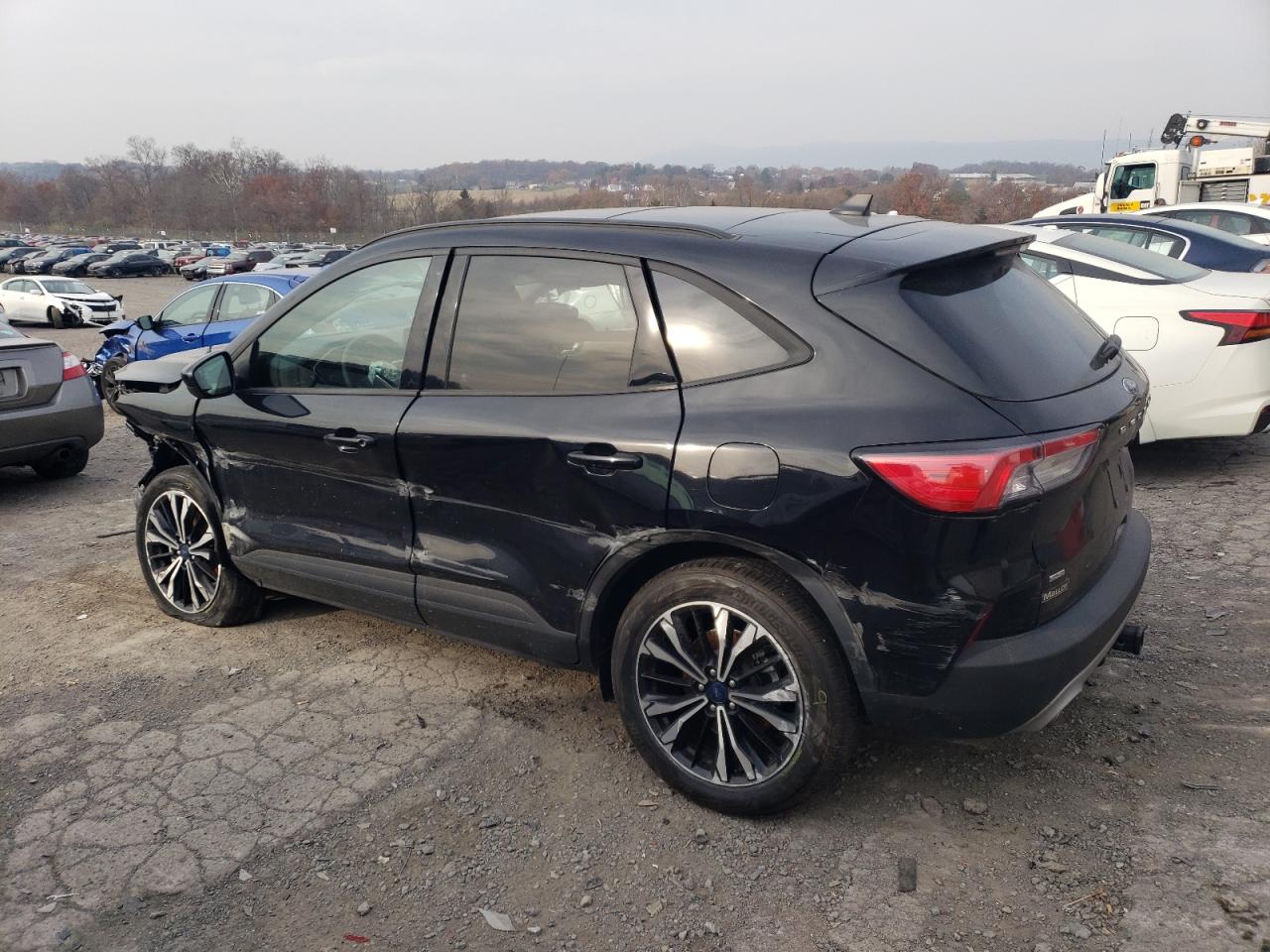 Image 2 of 2021 FORD ESCAPE SE 2021 with VIN 1FMCU9BZ9MUB11366