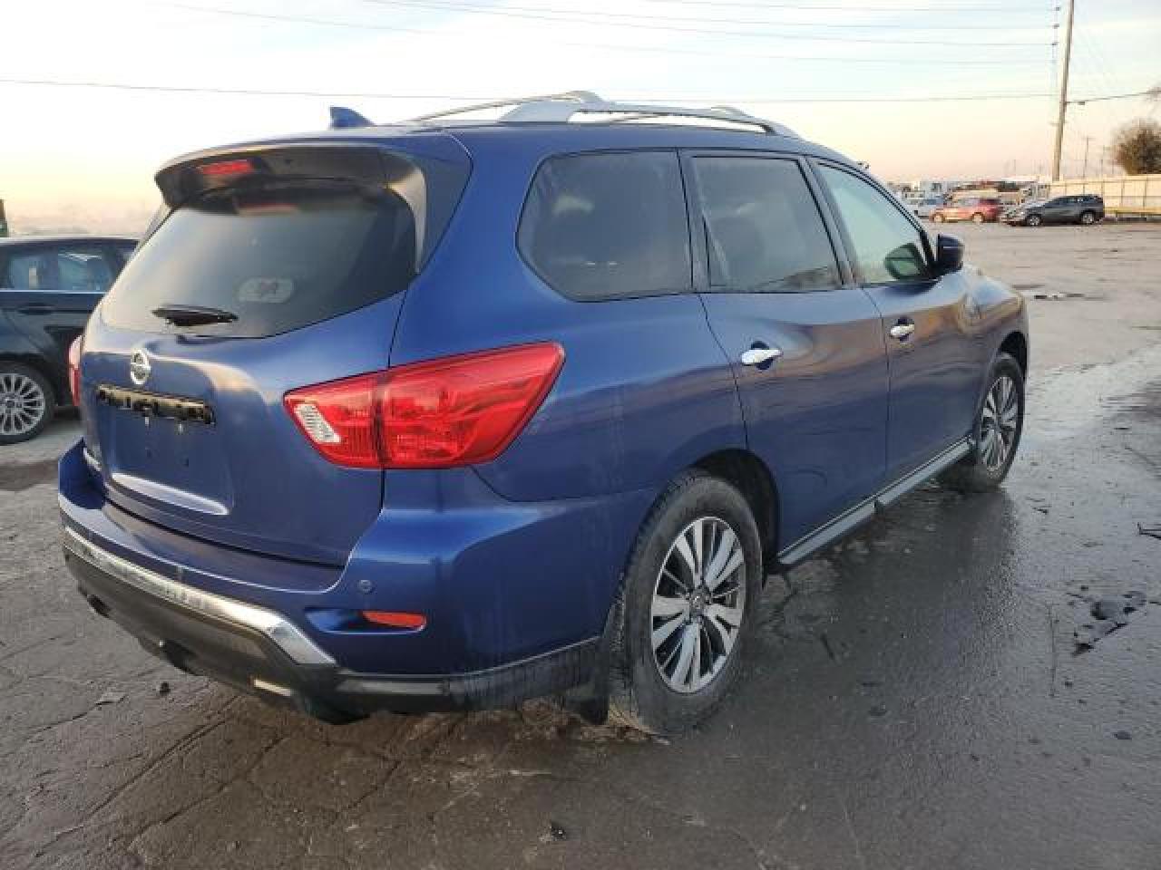 Image 3 of 2019 NISSAN PATHFINDER 2019 with VIN 5N1DR2MN8KC634985