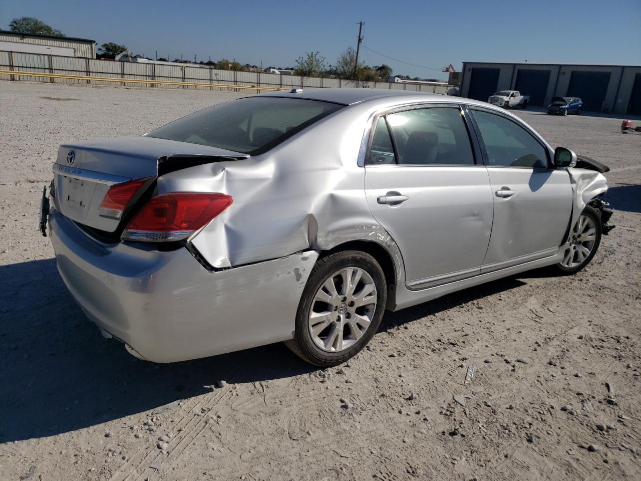 Obraz 3 z Toyota Avalon Base 2011 z VIN 4T1BK3DB8BU380521